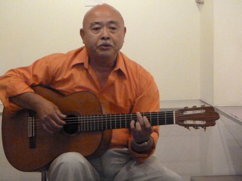 タクシー・サウダージさんによるボサノバのミニライブ